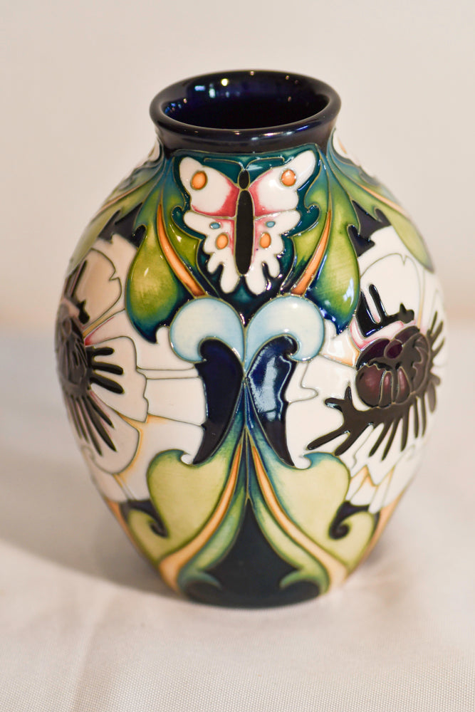 Black and White Moorcroft Vase, 5”