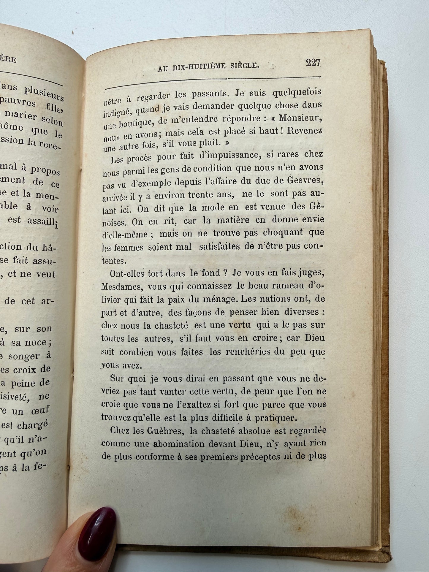 The Charming and Familiar Italy, French Book