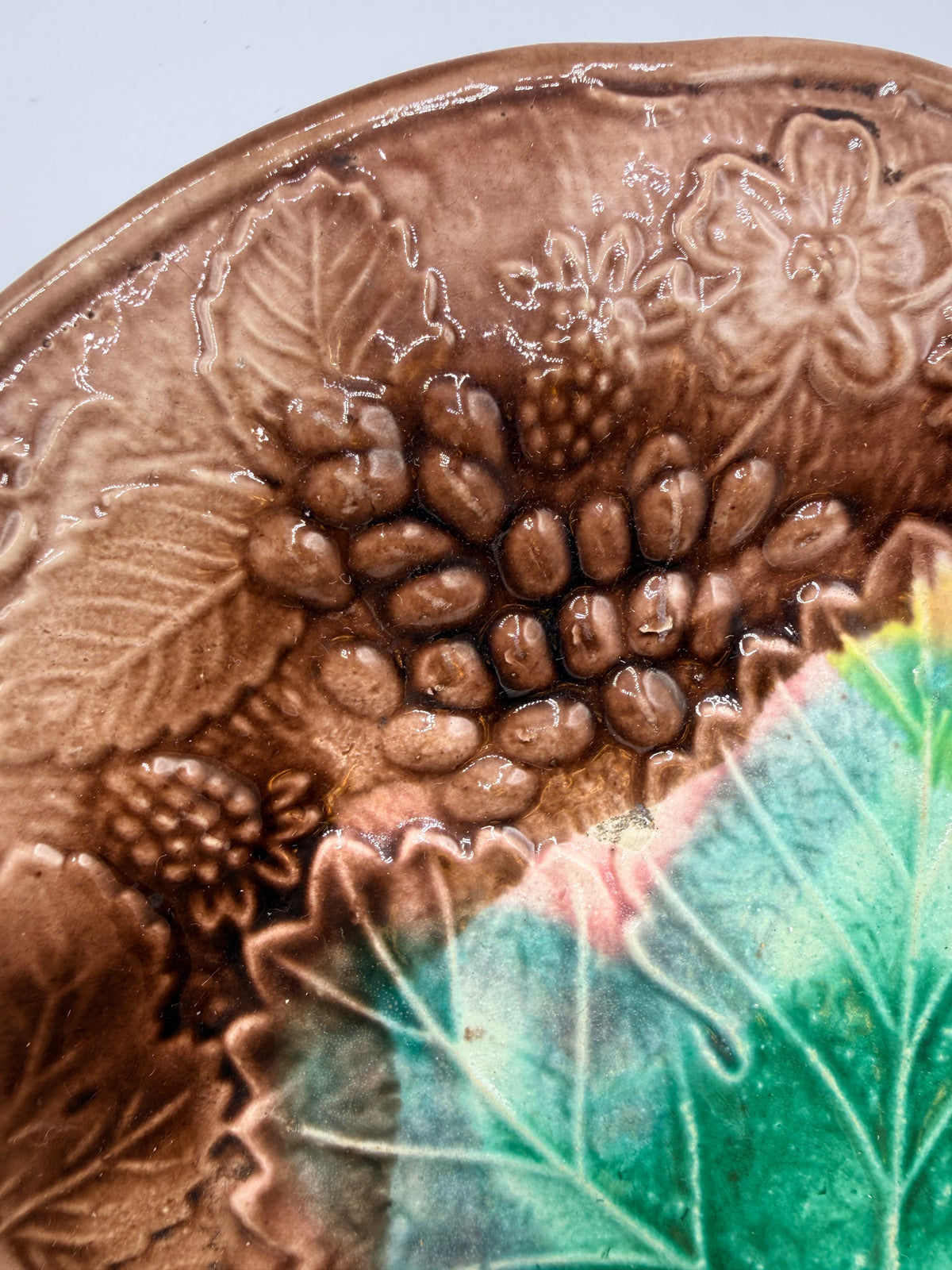 Majolica Ceramic Green Leaf Plate