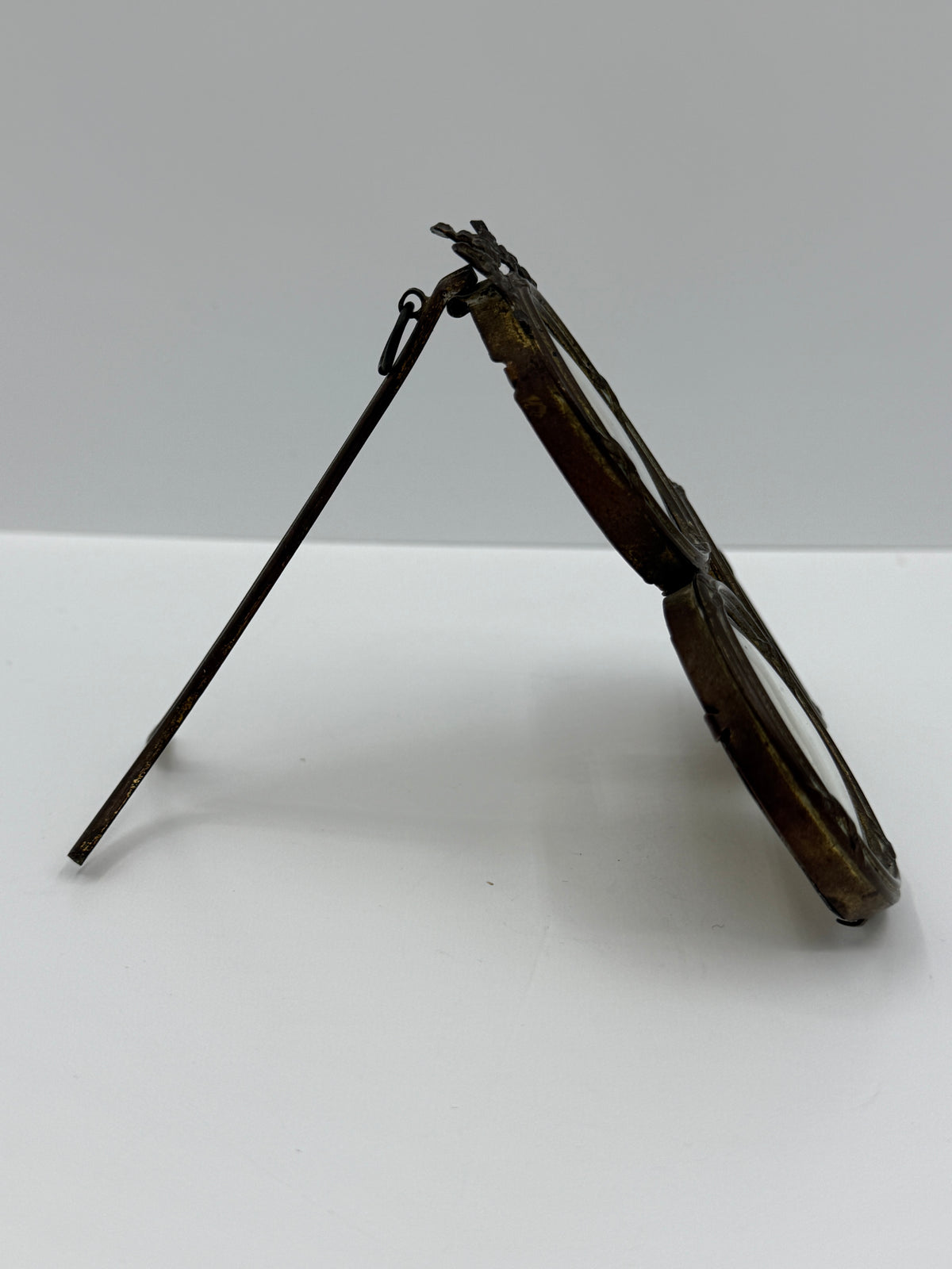 French Three Panel Frame with Bow