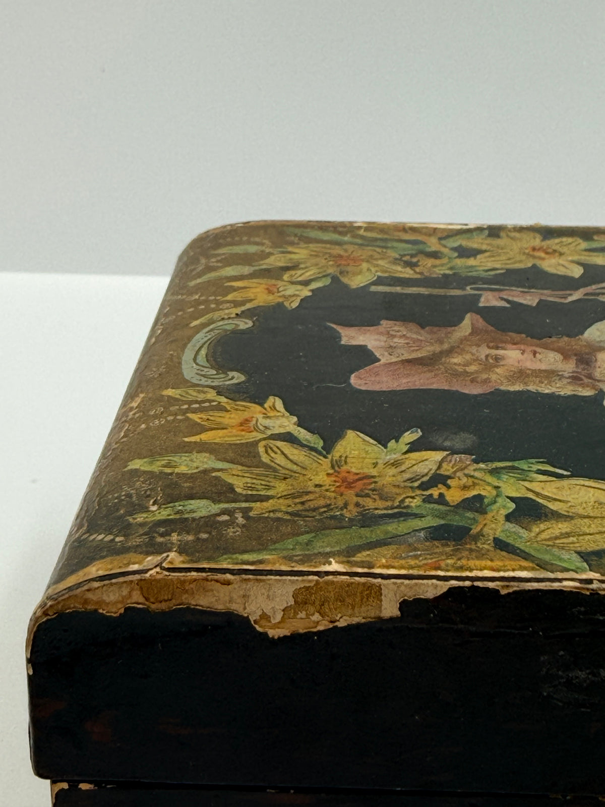 Victorian Paper Mache Keepsake Box with Liner