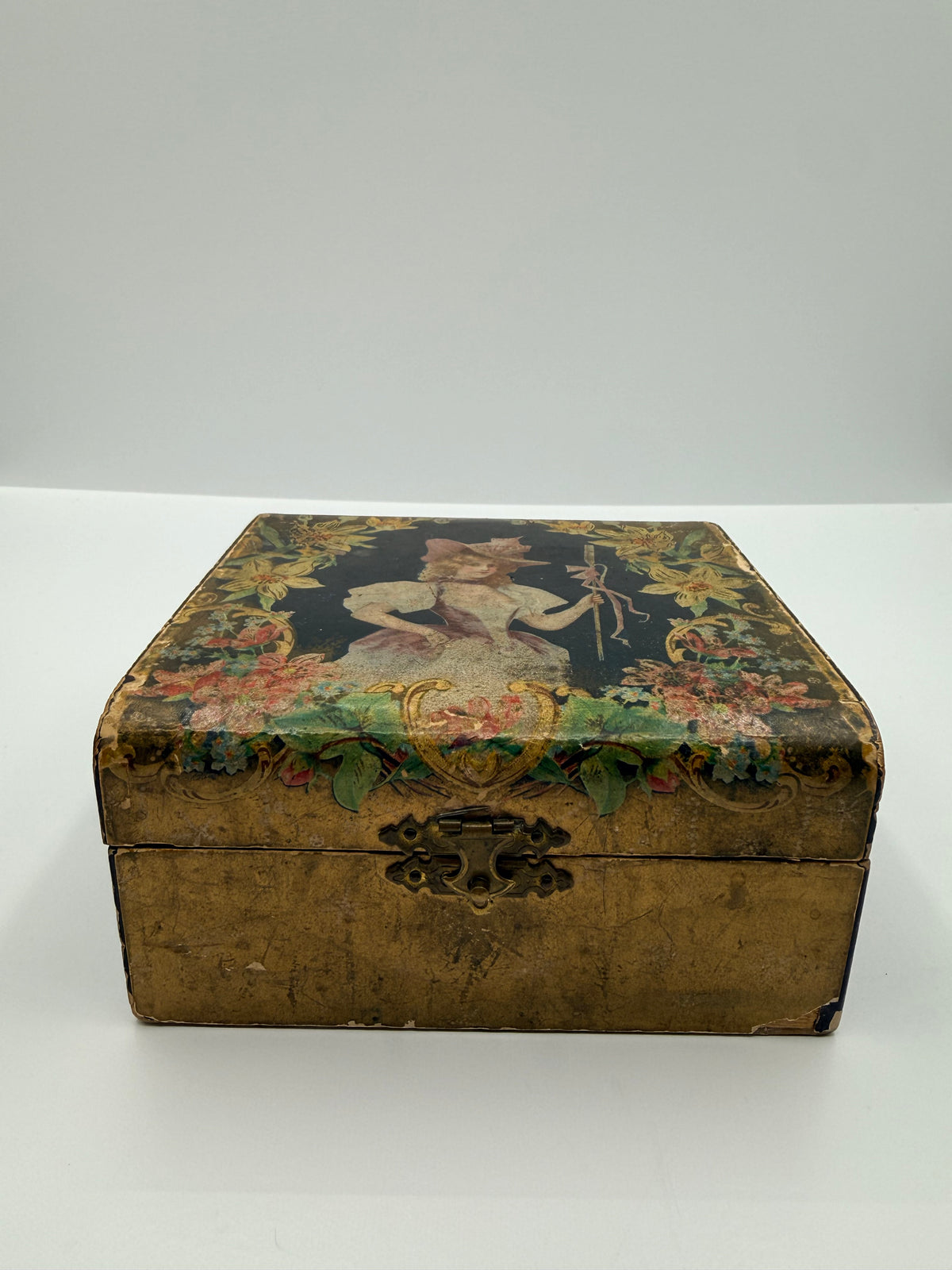 Victorian Paper Mache Keepsake Box with Liner