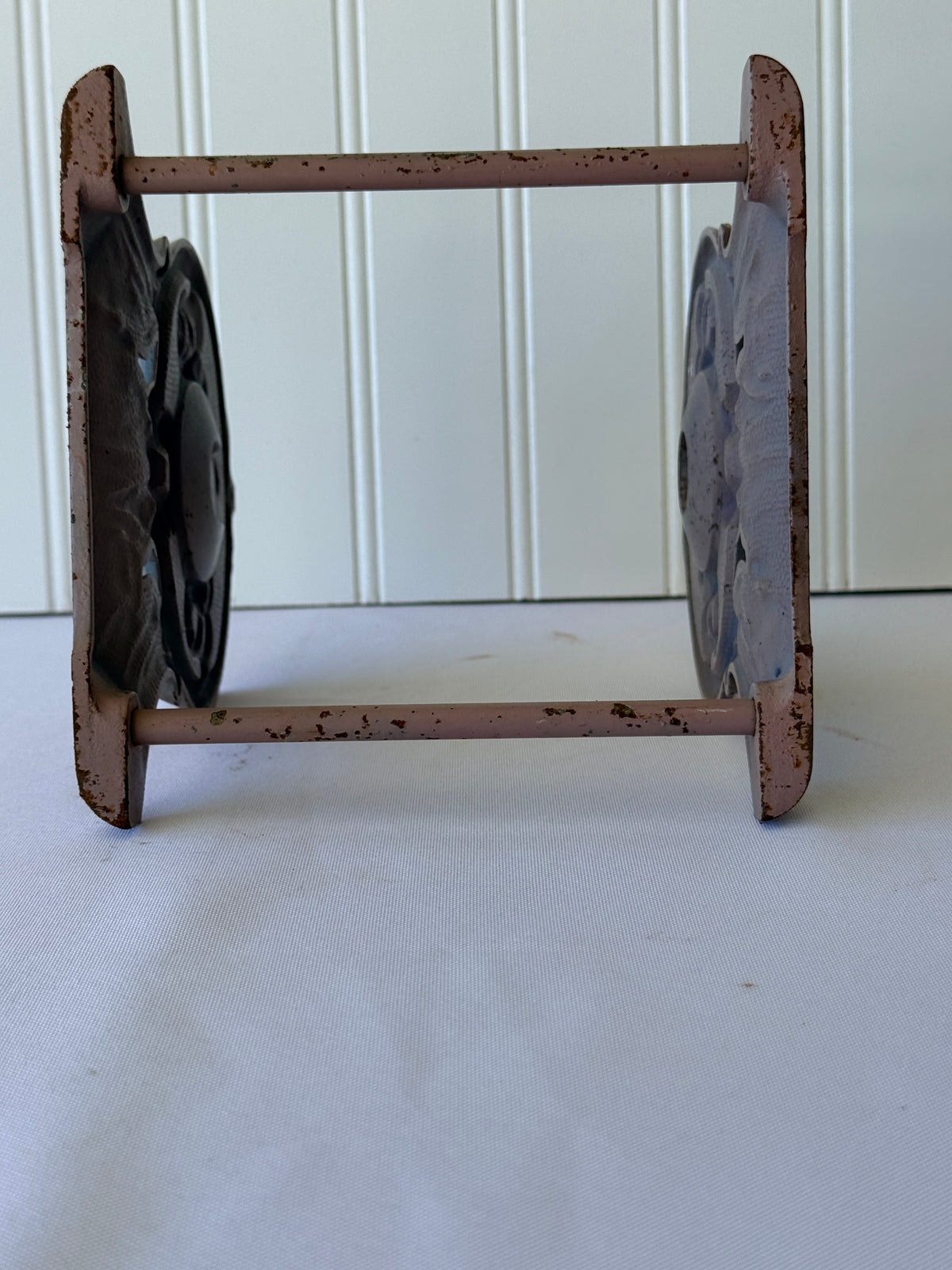 Judd Style Floral Basket Cast Iron Decorative Bookends