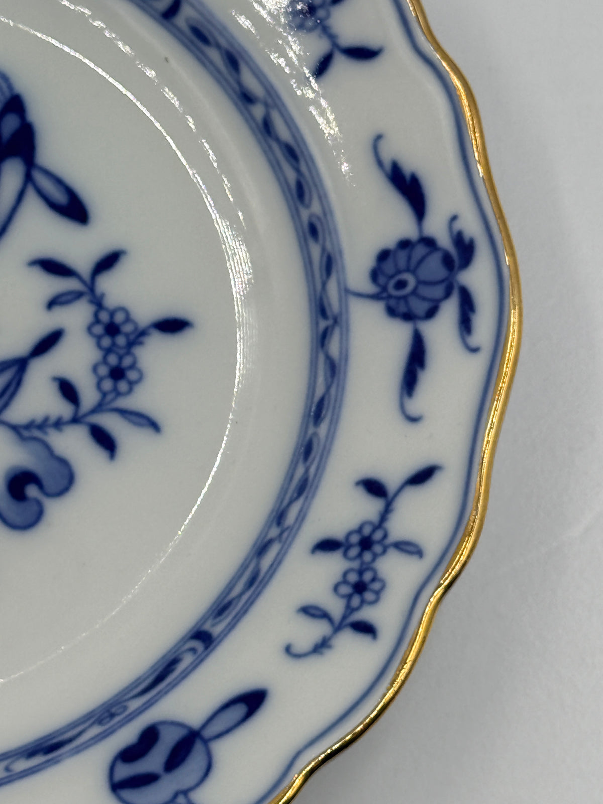 Meissen Blue Onion Zwiebelmuster Blue and White Plate, 7"