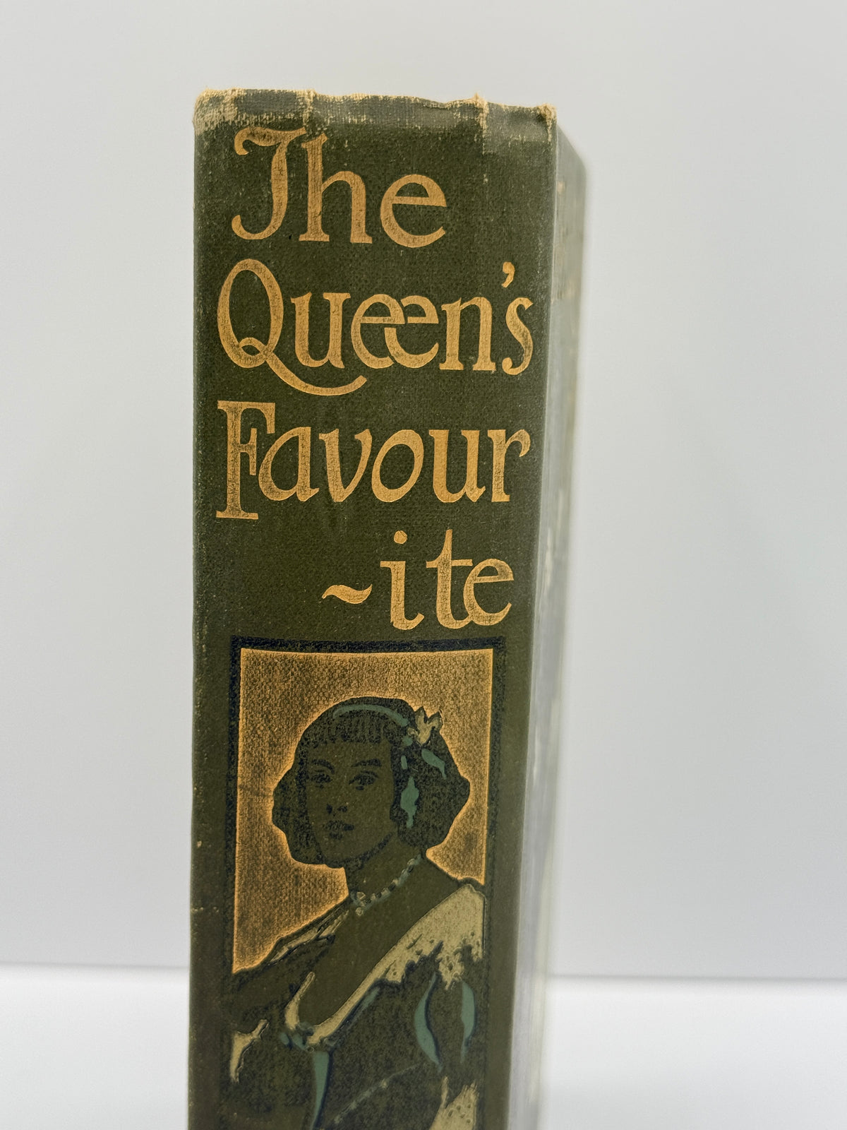 The Queen’s Favorite by Eliza Pollard, ~1907