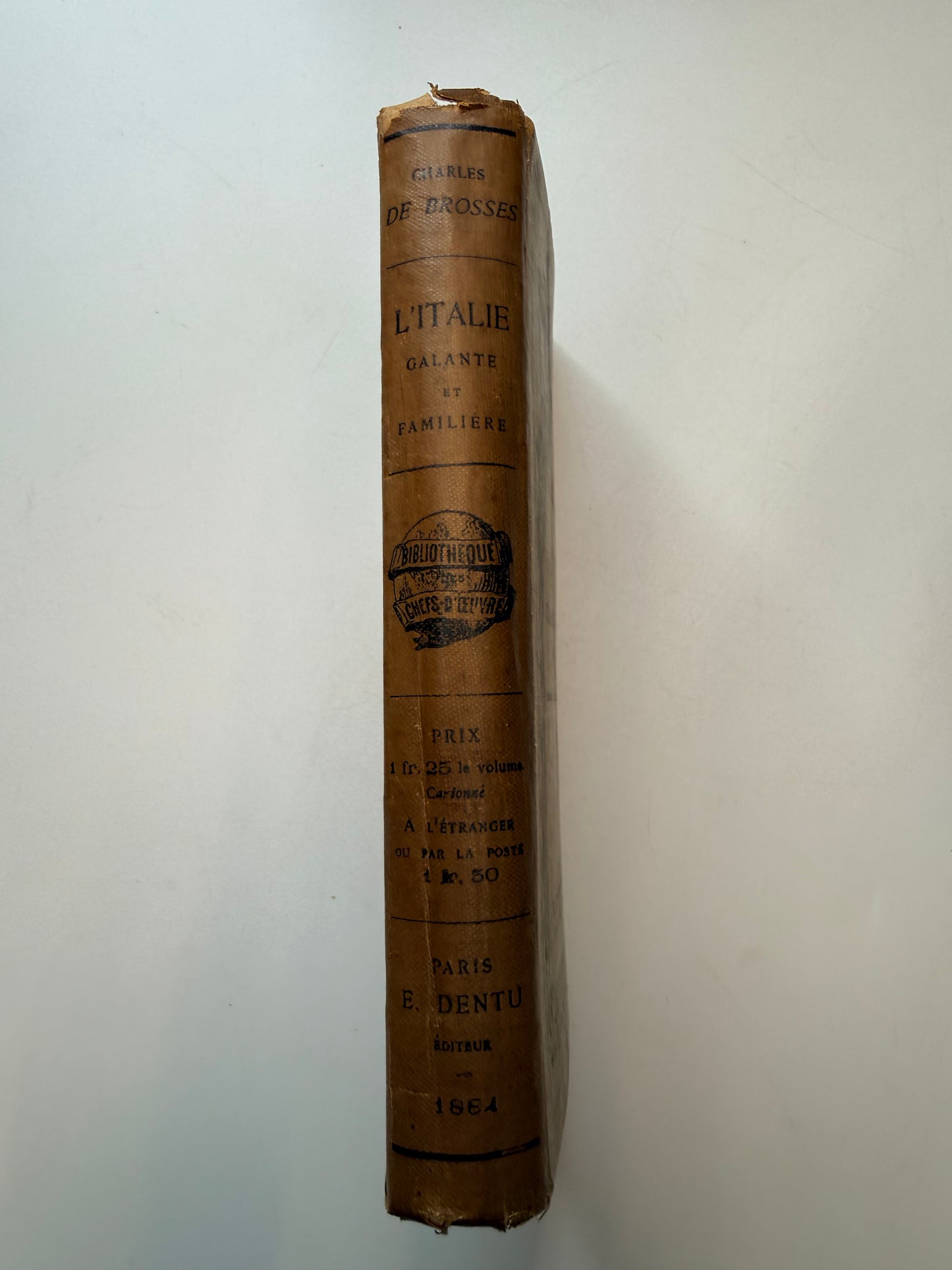 The Charming and Familiar Italy, French Book