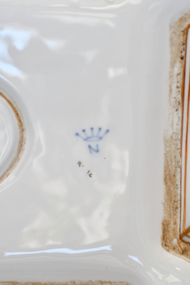 Capodimonte Ornate Italian Porcelain Dresser Box