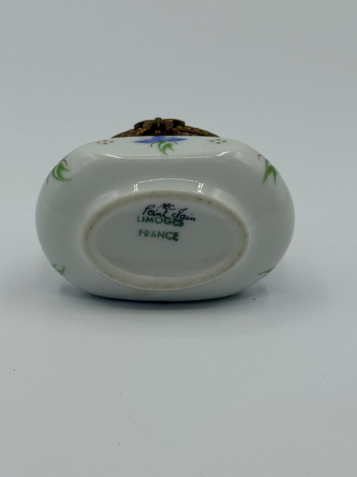 Limoges Trinket Box with Butterfly Clasp