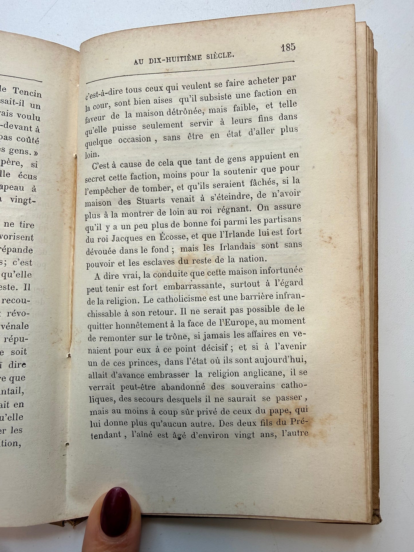 The Charming and Familiar Italy, French Book