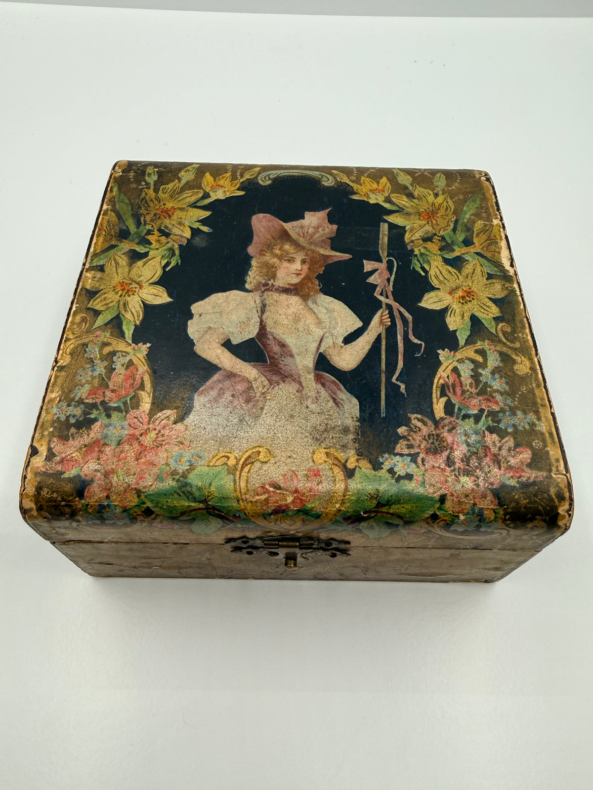 Victorian Paper Mache Keepsake Box with Liner