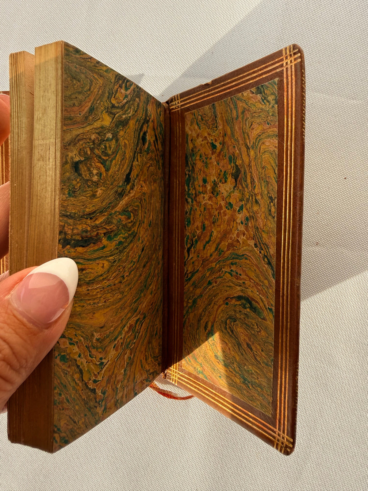 French Leather Prayer Book, L’Imitation de Jesus Christ DSM Vintage