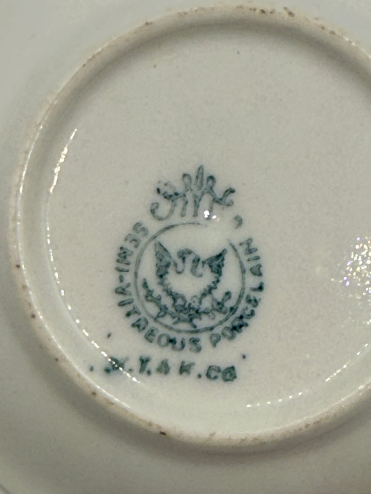 Virtreous White & Gold Butter Pat, 3"