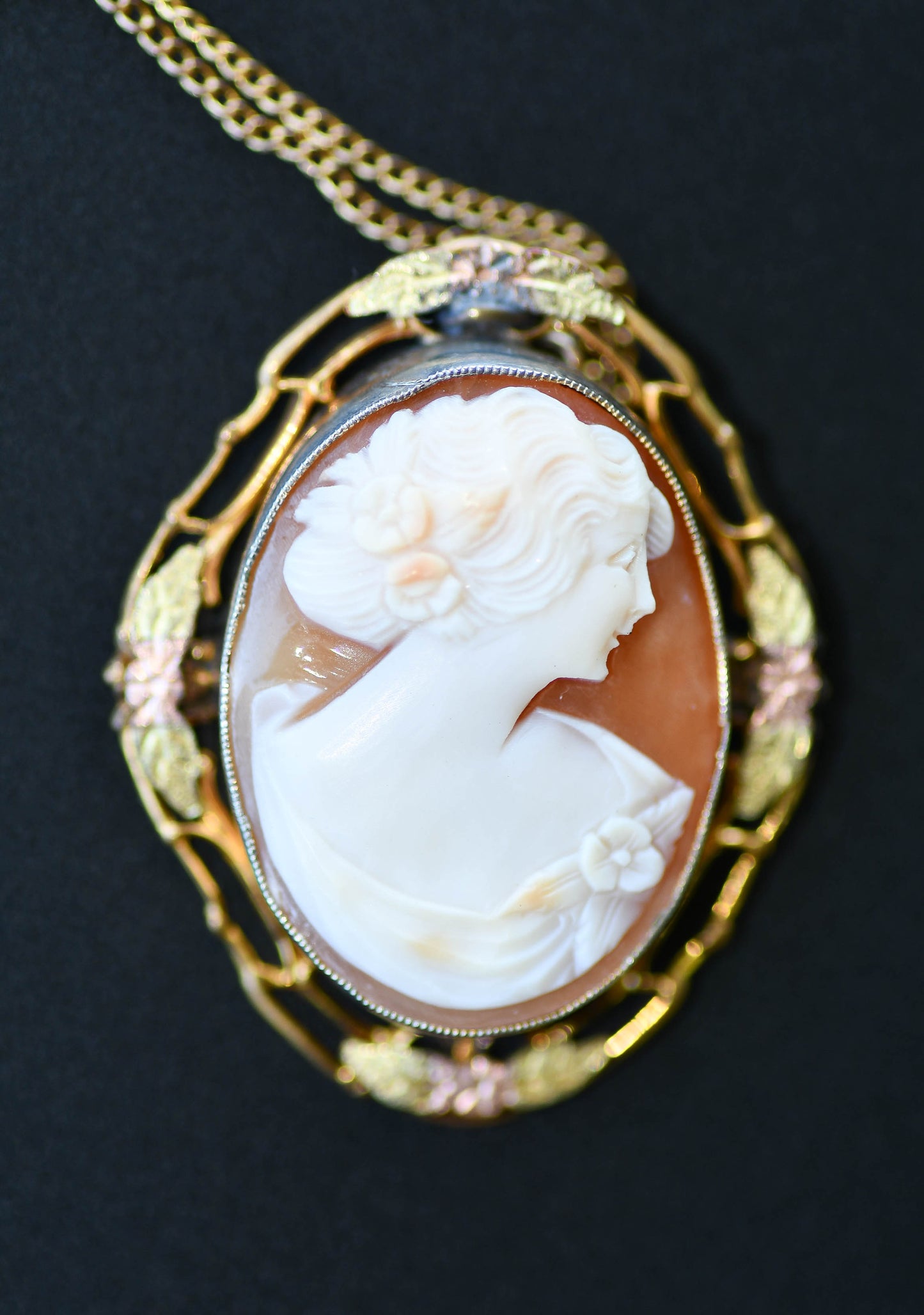 Antique Cameo Pendant Necklace with Floral Detail