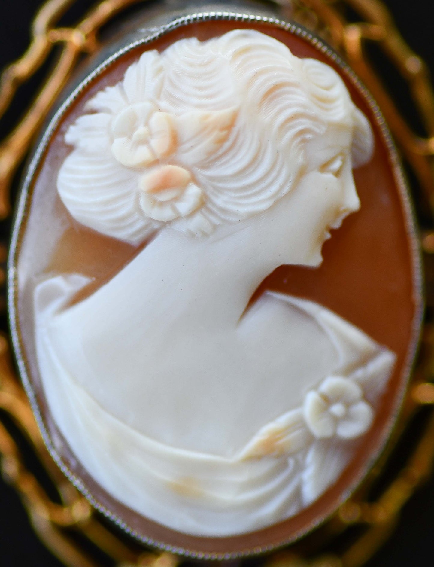 Antique Cameo Pendant Necklace with Floral Detail