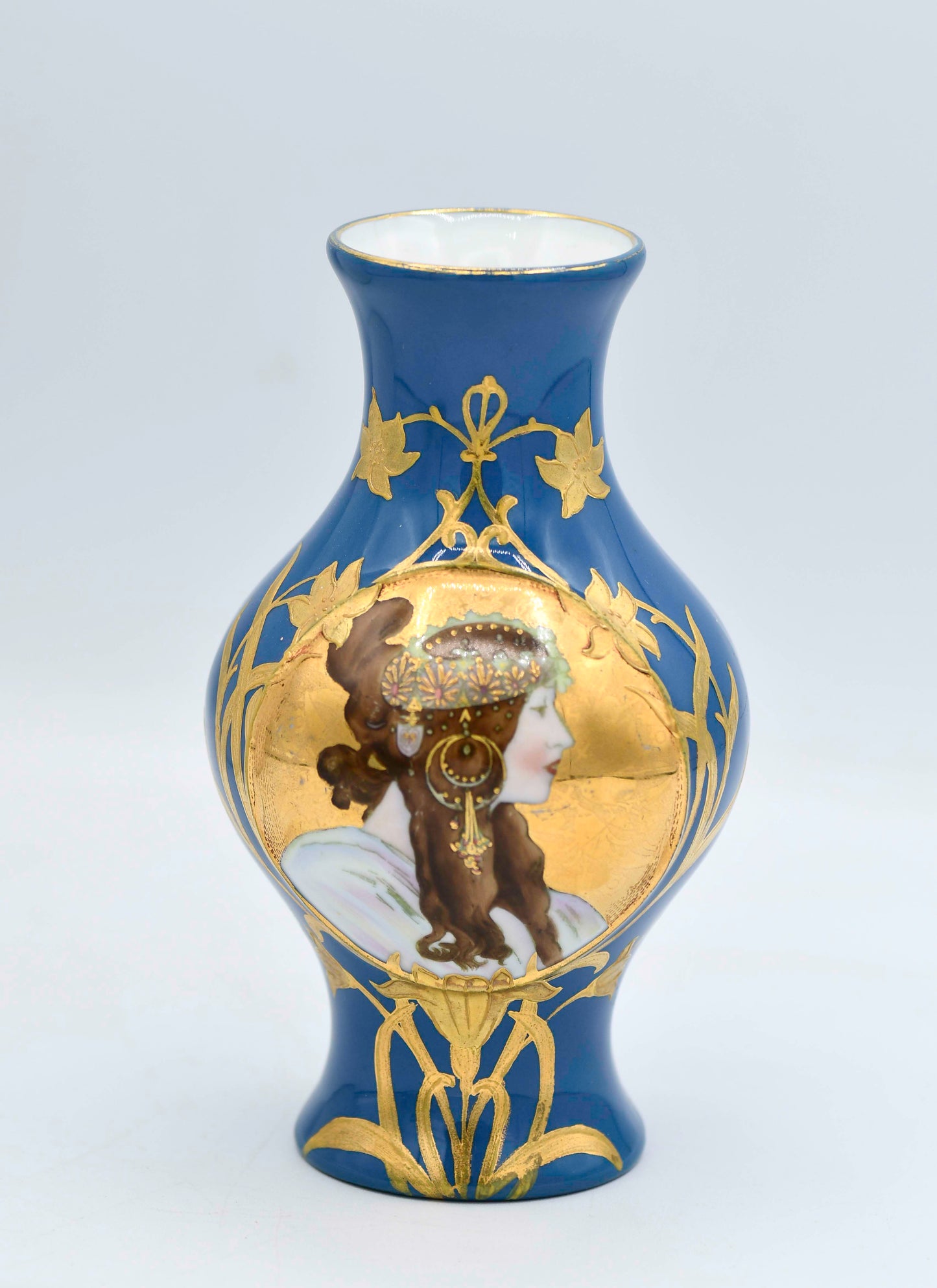 Art Nouveau Vase by Schultz Marke